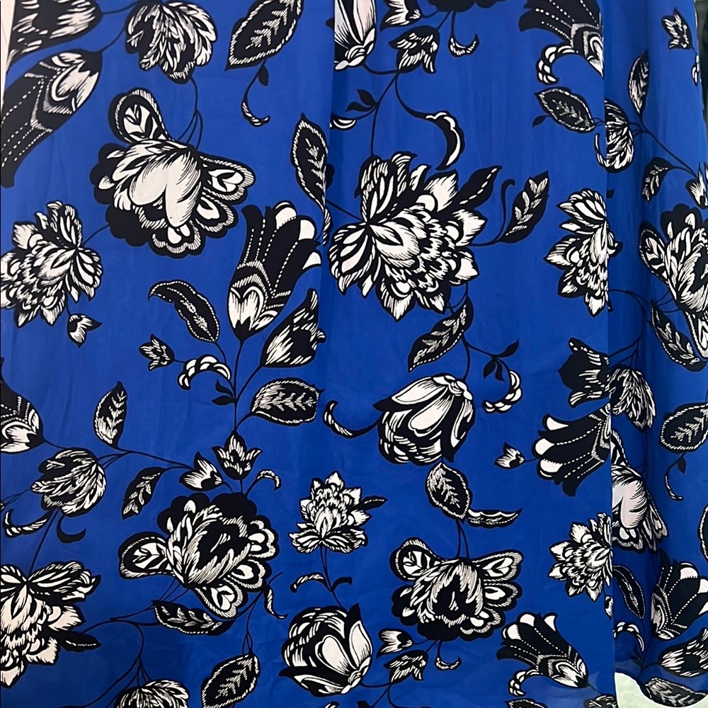 Blue Floral Flowy Dress - Picture 4 of 6